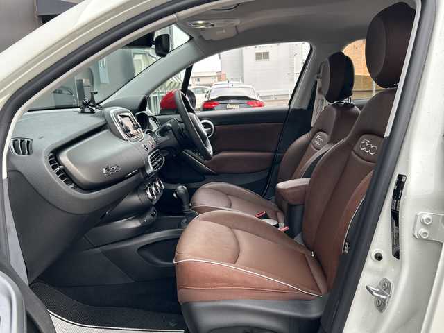 フィアット ５００Ｘ クロスプラス 道東・釧路十勝 2016(平28)年 2.1万km パール ４WD/純正ディスプレイオーディオ/ BT/USB/AUX/バックカメラ/ETC/衝突回避ブレーキ/レーンキーピングアシスト/アダプティブクルーズコントロール/ブラインドスポットモニター/リアパークセンサー/レザーシート/フロントパワーシート/フロントシートヒーティング/オートライト/純正18インチAW/純正フロアマット