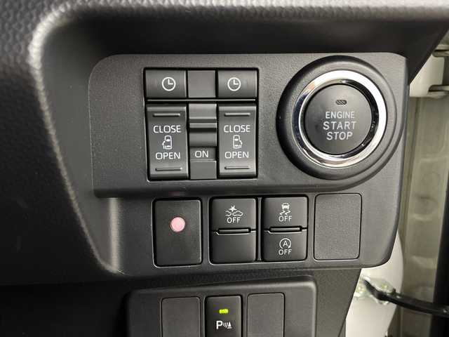 トヨタ ルーミー カスタムG－T 鹿児島県 2021(令3)年 0.8万km ブラックマイカメタリック/パールホワイト2トーン 純正9インチナビ/（CD/DVD/BT/フルセグTV）/純正フリップダウンモニター/両側パワースライドドア/レーダークルーズコントロール/スマートアシスト/パノラミックビューモニター/シートヒーター/ドライブレコーダー/電動パーキングブレーキ/オートホールド機能/オートライト/オートマチックハイビーム/コーナーセンサ―/アイドリングストップ