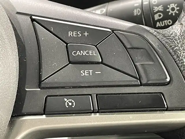 日産 セレナ ハイウェイスターVセレクションⅡ 愛知県 2018(平30)年 3.6万km ブリリアントホワイトパール 純正１０インチナビ(MM518D-L)/（Bluetooth/フルセグTV/SD/FM/AM/CD・DVD再生）/アラウンドビューモニター　/パーキングアシスト　/両側電動スライドドア（ハンズフリー機能有）/衝突軽減ブレーキ　/ビルトインＥＴＣ　/クルーズコントロール　/ソナー　/アイドリングストップ/純正フロアマット　/ＬＥＤヘッドライト　/車線逸脱警報　/ドライブレコーダー/アクセサリーソケット/後席サンシェード/ISOFIX/フォグランプ