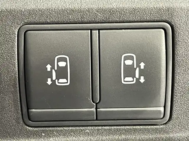 日産 セレナ ハイウェイスターVセレクションⅡ 愛知県 2018(平30)年 3.6万km ブリリアントホワイトパール 純正１０インチナビ(MM518D-L)/（Bluetooth/フルセグTV/SD/FM/AM/CD・DVD再生）/アラウンドビューモニター　/パーキングアシスト　/両側電動スライドドア（ハンズフリー機能有）/衝突軽減ブレーキ　/ビルトインＥＴＣ　/クルーズコントロール　/ソナー　/アイドリングストップ/純正フロアマット　/ＬＥＤヘッドライト　/車線逸脱警報　/ドライブレコーダー/アクセサリーソケット/後席サンシェード/ISOFIX/フォグランプ