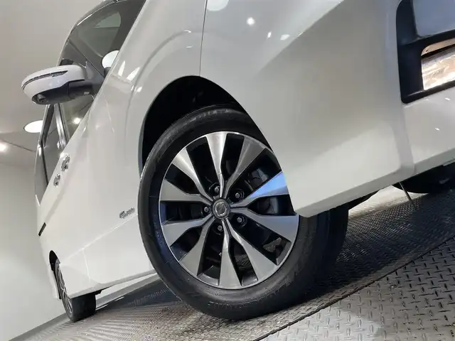 日産 セレナ ハイウェイスターVセレクションⅡ 愛知県 2018(平30)年 3.6万km ブリリアントホワイトパール 純正１０インチナビ(MM518D-L)/（Bluetooth/フルセグTV/SD/FM/AM/CD・DVD再生）/アラウンドビューモニター　/パーキングアシスト　/両側電動スライドドア（ハンズフリー機能有）/衝突軽減ブレーキ　/ビルトインＥＴＣ　/クルーズコントロール　/ソナー　/アイドリングストップ/純正フロアマット　/ＬＥＤヘッドライト　/車線逸脱警報　/ドライブレコーダー/アクセサリーソケット/後席サンシェード/ISOFIX/フォグランプ