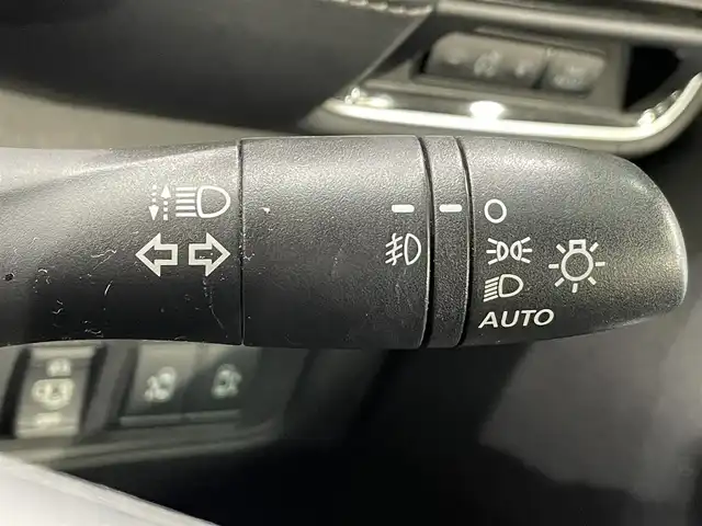 日産 セレナ ハイウェイスターVセレクションⅡ 愛知県 2018(平30)年 3.6万km ブリリアントホワイトパール 純正１０インチナビ(MM518D-L)/（Bluetooth/フルセグTV/SD/FM/AM/CD・DVD再生）/アラウンドビューモニター　/パーキングアシスト　/両側電動スライドドア（ハンズフリー機能有）/衝突軽減ブレーキ　/ビルトインＥＴＣ　/クルーズコントロール　/ソナー　/アイドリングストップ/純正フロアマット　/ＬＥＤヘッドライト　/車線逸脱警報　/ドライブレコーダー/アクセサリーソケット/後席サンシェード/ISOFIX/フォグランプ