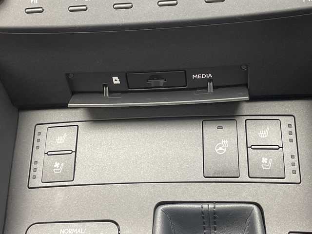 レクサス ＲＣ 300h Fスポーツ プライムブラック 愛知県 2018(平30)年 3.5万km グラファイトブラックガラスフレーク レクサスセーフティセンス/純正12.3型ナビ/サンルーフ/三眼LEDヘッドライト/レーダークルーズコントロール/シートヒーター/エアシート/バックカメラ/パワーシート/コーナーセンサー/純正アルミホイール/ETC2.0/ブラインドスポットモニター/ステアリングヒーター/オートマチックハイビーム/ドライブレコーダー/衝突軽減システム/フルセグ/CD DVD/Bluetooth/ステアリングスイッチ/スマートキー/プッシュスタート