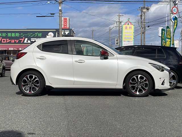 マツダ デミオ XD ツーリング 愛知県 2014(平26)年 10.6万km スノーフレイクホワイトパールマイカ /禁煙//ワンオーナー//エアロ（フロント・サイド・リアアンダー）//純正ナビ//CD/DVD/BT/USB/フルセグ//純正16W//ETC//クルーズコントロール//プリクラッシュセーフティ/車線逸脱警報//スマートシティーブレーキサポート/ハイビームコントロールシステム//ブラインドスポットモニタリング/リアクロストラフィックアラート//アイドリングストップ/横滑り防止装置/盗難防止装置//パドルシフト//LEDオートライト/LEDフォグランプ//オートリトラウィンカーミラー//革巻きステアリング/ステアリングスイッチ//バニティミラー//純正フロアマット//トノカバー//スペアスマートキー//新車時保証書//取扱説明書//ナビ取扱説明書//ディーラー記録簿　H27/H28/H29/H30/R1/R2/R3/R4/R5/R6/R7//ミラーカバー（白）積込