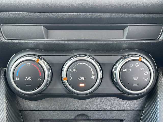 マツダ デミオ XD ツーリング 愛知県 2014(平26)年 10.6万km スノーフレイクホワイトパールマイカ /禁煙//ワンオーナー//エアロ（フロント・サイド・リアアンダー）//純正ナビ//CD/DVD/BT/USB/フルセグ//純正16W//ETC//クルーズコントロール//プリクラッシュセーフティ/車線逸脱警報//スマートシティーブレーキサポート/ハイビームコントロールシステム//ブラインドスポットモニタリング/リアクロストラフィックアラート//アイドリングストップ/横滑り防止装置/盗難防止装置//パドルシフト//LEDオートライト/LEDフォグランプ//オートリトラウィンカーミラー//革巻きステアリング/ステアリングスイッチ//バニティミラー//純正フロアマット//トノカバー//スペアスマートキー//新車時保証書//取扱説明書//ナビ取扱説明書//ディーラー記録簿　H27/H28/H29/H30/R1/R2/R3/R4/R5/R6/R7//ミラーカバー（白）積込