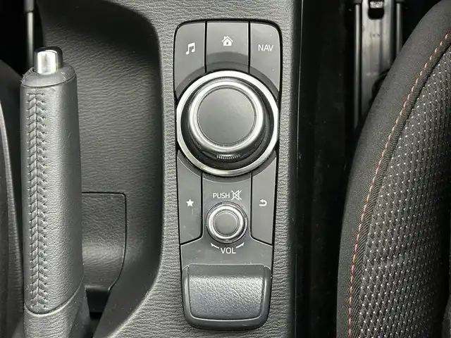 マツダ マツダ２ XD ブラックトーンエディション 道央・札幌 2021(令3)年 4.3万km プラチナクォーツメタリック ・４ＷＤ/・衝突軽減ブレーキ/・メーカーナビ/・全方位カメラ/・フルセグＴＶ＆Ｂｌｕｅｔｏｏｔｈ＆ＣＤ＆ＤＶＤ/・スマートキー＆プッシュスタート/・レーダークルーズコントロール/・前後コーナーセンサー/・横滑り防止機能/・ＥＴＣ/・レーンアシスト/・前後ドライブレコーダー/・オートエアコン/・ＬＥＤヘッドライト/・純正フロアマット/・社外アルミホイール/・アイドリングストップ/・ＭＴモード付ＡＴ/・ＬＥＤヘッドライト