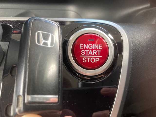 ホンダ Ｎ ＢＯＸ カスタム G 青森県 2013(平25)年 10.4万km プレミアムホワイトパール ・両側パワースライドドア/・LEDランプ/・純正14インチAW(サマー)付き/・スマートキー/・アイドリングストップ機能/・ブラインドスポットアシストミラー/・左右独立式リアセンターアームレスト /・運転席ハイトアジャスター/・ディスチャージヘッドライト/・本革巻セレクトレバー