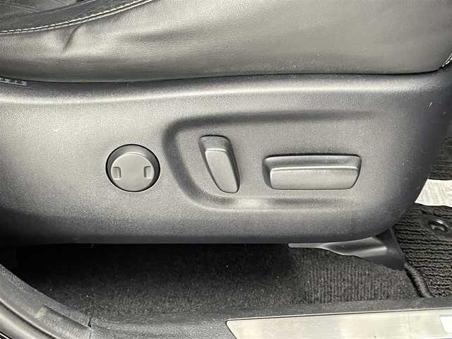 トヨタ ハリアー プレミアム 愛知県 2017(平29)年 8.7万km ブラック 純正９型ナビ　フルセグＴＶ　Ｂｌｕｅｔｏｏｔｈ　モデリスタエアロ　バックカメラ　ハーフレザー　電動リアゲート　電動パーキングブレーキ　セーフティセンス　衝突軽減　追従クルコン　ＬＥＤオートライト　前後ドラレコ　フォグランプ　パワーシート　禁煙車