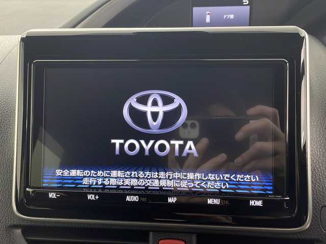 トヨタ ヴォクシー ZS 煌Ⅱ 新潟県 2019(令1)年 6.3万km イナズマスパーキングブラックガラスフレーク 4WD/純正SDナビ/　CD/Bluetooth/フルセグ/バックカメラ/両側パワースライドドア/クルーズコントロール/LEDオートライト/オートハイビーム/フォグランプ/15インチアルミホイール/ステアリングリモコン/純正ラバーフロアマット/ウィンカーミラー/電格ミラー/LDA/スマートキー/ビルトインETC