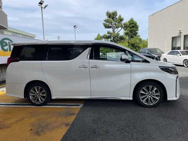 トヨタ アルファード S タイプゴールドⅢ 静岡県 2023(令5)年 1.9万km ホワイトパールクリスタルシャイン ワンオーナー/純正ナビ/フルセグTV/BT/DVD/CDデッキ/純正フリップダウンモニター/両側パワースライドドア/パワーバックドア/3限LEDライト/ハーフレザーシート/黒革調シートカバー/AC100V電源/前後ドライブレコーダー/プリクラッシュセーフティ/レーンキープアシスト/レーダークルーズコントロール/オートハイビーム/クリアランスソナー/ブラインドスポットモニター/TVキャンセラー/ビルトインETC/スマートキー×2/保証書/取扱説明書/ナビ取扱説明書/R6/7点検記録簿有
