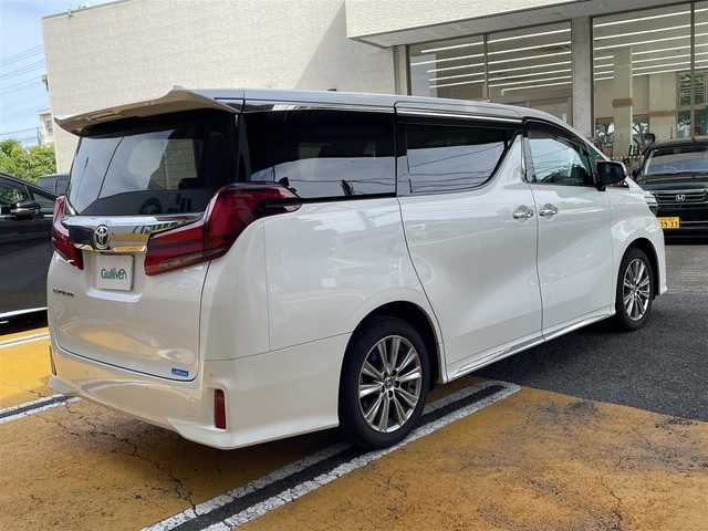 トヨタ アルファード S タイプゴールドⅢ 静岡県 2023(令5)年 1.9万km ホワイトパールクリスタルシャイン ワンオーナー/純正ナビ/フルセグTV/BT/DVD/CDデッキ/純正フリップダウンモニター/両側パワースライドドア/パワーバックドア/3限LEDライト/ハーフレザーシート/黒革調シートカバー/AC100V電源/前後ドライブレコーダー/プリクラッシュセーフティ/レーンキープアシスト/レーダークルーズコントロール/オートハイビーム/クリアランスソナー/ブラインドスポットモニター/TVキャンセラー/ビルトインETC/スマートキー×2/保証書/取扱説明書/ナビ取扱説明書/R6/7点検記録簿有