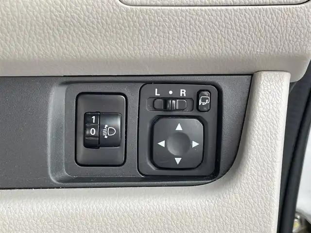 日産 デイズ X 福岡県 2013(平25)年 8.6万km ホワイトパール ・アラウンドビューモニター/・社外ナビ/・360℃ドライブレコーダー/・バックドライブレコーダー/・ETC/・純正14インチスタッドレスタイヤ/・社外サマータイヤ/・ドアバイザー/・プッシュスタート/・スマートキー/・スペアキー/・アイドリングストップ/・TV/・電格ミラー