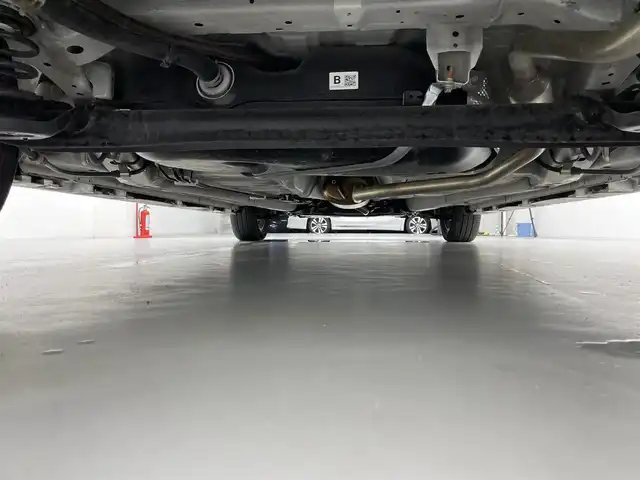スズキ スペーシア カスタム HYBRID XS 宮城県 2024(令6)年 1.3万km ピュアホワイトP 両側パワースライドドア/スズキセーフティサポート/レーダークルーズコントロール/全方位カメラ/バックカメラ/純正ナビ/(TV/FM/AM/USB/iPod/HDMI/SmartPhoneLink/AppleCarPlay/AndoroidAuto)/フルセグTV/Bluetooth/ヘッドアップディスプレイ/ハーフレザー/シートヒーター/ステアリングヒーター/プッシュスタート/スマートキー/スペアキー/オートライト/オートマチックハイビーム/LEDヘッドライト/ヘッドライトレベライザー/純正15インチアルミホイール/社外フロアマット
