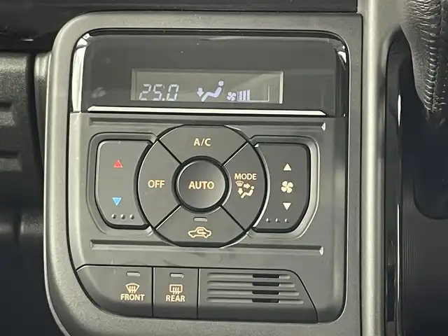 スズキ スペーシア カスタム HYBRID XS 宮城県 2024(令6)年 1.3万km ピュアホワイトP 両側パワースライドドア/スズキセーフティサポート/レーダークルーズコントロール/全方位カメラ/バックカメラ/純正ナビ/(TV/FM/AM/USB/iPod/HDMI/SmartPhoneLink/AppleCarPlay/AndoroidAuto)/フルセグTV/Bluetooth/ヘッドアップディスプレイ/ハーフレザー/シートヒーター/ステアリングヒーター/プッシュスタート/スマートキー/スペアキー/オートライト/オートマチックハイビーム/LEDヘッドライト/ヘッドライトレベライザー/純正15インチアルミホイール/社外フロアマット