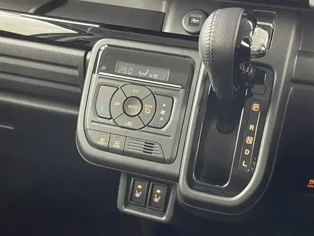 スズキ スペーシア カスタム HYBRID XS 宮城県 2024(令6)年 1.3万km ピュアホワイトP 両側パワースライドドア/スズキセーフティサポート/レーダークルーズコントロール/全方位カメラ/バックカメラ/純正ナビ/(TV/FM/AM/USB/iPod/HDMI/SmartPhoneLink/AppleCarPlay/AndoroidAuto)/フルセグTV/Bluetooth/ヘッドアップディスプレイ/ハーフレザー/シートヒーター/ステアリングヒーター/プッシュスタート/スマートキー/スペアキー/オートライト/オートマチックハイビーム/LEDヘッドライト/ヘッドライトレベライザー/純正15インチアルミホイール/社外フロアマット