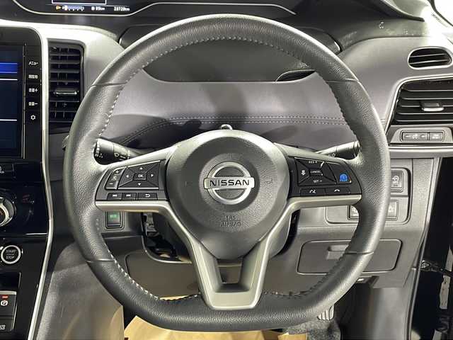 日産 セレナ ハイウェイスター V 福岡県 2020(令2)年 2.4万km ダイヤモンドブラック ・プッシュスタート/・スマートキー/・スマートキー1本/・プロパイロット/・ビルトインETC/・クリアランスソナー/・LEDヘッドライト/・両側パワースライドドア/・パーキングアシスト/・ACC/・コーナーセンサー/・フリップダウン/・アイドリングストップ/・横滑り防止システム/・ABS/・16インチ純正ホイール/・全方位カメラ/・純正ナビ/・Bカメラ