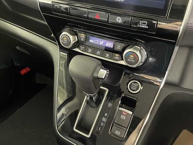 日産 セレナ ハイウェイスター V 福岡県 2020(令2)年 2.4万km ダイヤモンドブラック ・プッシュスタート/・スマートキー/・スマートキー1本/・プロパイロット/・ビルトインETC/・クリアランスソナー/・LEDヘッドライト/・両側パワースライドドア/・パーキングアシスト/・ACC/・コーナーセンサー/・フリップダウン/・アイドリングストップ/・横滑り防止システム/・ABS/・16インチ純正ホイール/・全方位カメラ/・純正ナビ/・Bカメラ