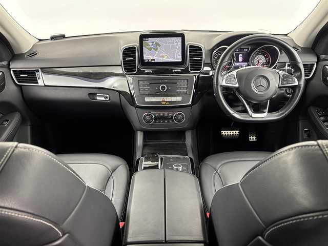 メルセデス・ベンツ ＧＬＥ３５０ｄ 4MATIC スポーツ 埼玉県 2018(平30)年 8.2万km ダイヤモンドホワイト ・ダイヤモンドホワイト/・4WD/・サンルーフ/・純正ナビゲーション/（フルセグTV/CD/DVD/Bluetooth/AM/FM）/・Harman Kardon/・全方位カメラ/・クリアランスソナー /・クルーズコントロール/・パドルシフト/・アンビエントライト/・ドライブモード切替/・レザーシート/・シートヒーター /・パワーシート/シートメモリ/・スペアタイヤ