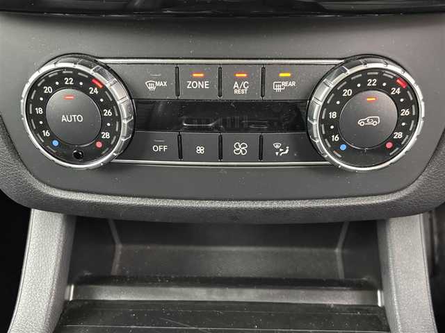 メルセデス・ベンツ ＧＬＥ３５０ｄ 4MATIC スポーツ 埼玉県 2018(平30)年 8.2万km ダイヤモンドホワイト ・ダイヤモンドホワイト/・4WD/・サンルーフ/・純正ナビゲーション/（フルセグTV/CD/DVD/Bluetooth/AM/FM）/・Harman Kardon/・全方位カメラ/・クリアランスソナー /・クルーズコントロール/・パドルシフト/・アンビエントライト/・ドライブモード切替/・レザーシート/・シートヒーター /・パワーシート/シートメモリ/・スペアタイヤ