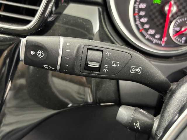 メルセデス・ベンツ ＧＬＥ３５０ｄ 4MATIC スポーツ 埼玉県 2018(平30)年 8.2万km ダイヤモンドホワイト ・ダイヤモンドホワイト/・4WD/・サンルーフ/・純正ナビゲーション/（フルセグTV/CD/DVD/Bluetooth/AM/FM）/・Harman Kardon/・全方位カメラ/・クリアランスソナー /・クルーズコントロール/・パドルシフト/・アンビエントライト/・ドライブモード切替/・レザーシート/・シートヒーター /・パワーシート/シートメモリ/・スペアタイヤ