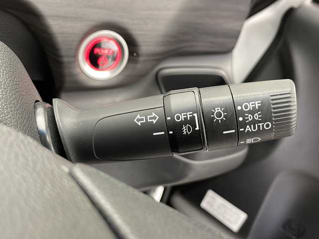 ホンダ フリード ハイブリット G ブラックスタイル 長野県 2023(令5)年 1.3万km プラチナホワイトパール 純正メモリナビ&フルセグTV&CD&DVD&USB&BT/ホンダセンシング/アダプティブクルーズコントロール/レーンキープアシスト/衝突軽減ブレーキ/先行車発進告知/標識認識機能/純正前後ドライブレコーダー/両側パワースライドドア/ステアリングスイッチ/ウォークスルー/バックカメラ/ETC/LEDヘッドライト/オートライト/フロントフォグランプ/電動格納ミラー/ウィンカーミラー/純正15インチAW装着/純正フロアマット/プッシュスタート/スマートキー/スペアキー1本
