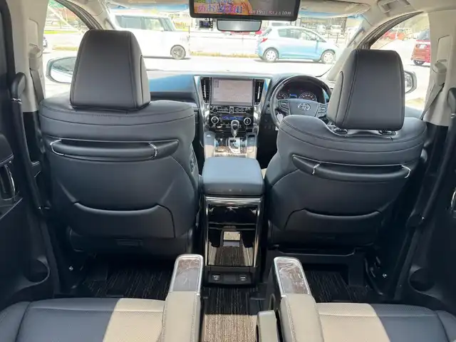 トヨタ アルファード S Cパッケージ 滋賀県 2022(令4)年 2.1万km ホワイトパールクリスタルシャイン ワンオーナー/Wサンルーフ/純正10.5インチメーカーナビ/　フルセグ Bluetooth Biu-ray DVD サウンドライブラリ/JBLプレミアムサウンド/AppleCarPlay Android Auto/パノラミックビューモニター/リアエンターテインメント/純正13.3インチ電動フリップダウンモニター/デジタルインナーミラー/ETC2.0/スペアタイヤ/インテリジェントパーキングアシスト2/パーキングサポートブレーキ/Toyota Safety Sense /プリクラッシュセーフティ（歩行者［昼夜］・/　自転車運転者［昼］検知機能付衝突回避支援/　タイプ/ミリ波レーダー＋単眼カメラ方式）/レーントレーシングアシスト［LTA］/レーダークルーズコントロール（全車速追従機能付）/ロードサインアシスト［RSA］/アダプティブハイビームシステム［AHS］/オートマチックハイビーム［AHB］/先行車発進告知機能［TMN］/ブラインドスポットモニター［BSM］/両側パワースライドドア/パワーバックドア/純正18インチアルミ/