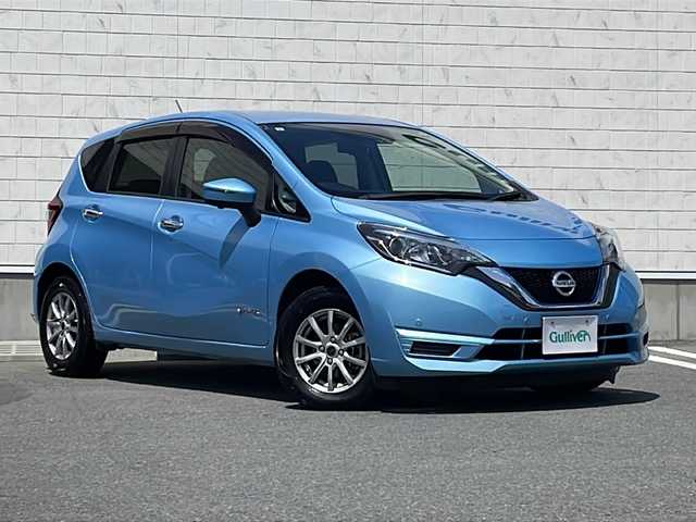 日産 ノート e－パワー X 山形県 2018(平30)年 5.3万km ソニックブルー 禁煙車/エマージェンシーブレーキ/レーンディパーチャーウォーニング/デジタルインナーミラー/アラウンドビューモニター/横滑り防止/純正SDナビ/（AM/FM/TV/BT/CD/DVD）/フルセグTV/クリアランスソナー/ドライブレコーダー/ETC/夏タイヤ車載/スマートキー/スペアキー有/プッシュスタート