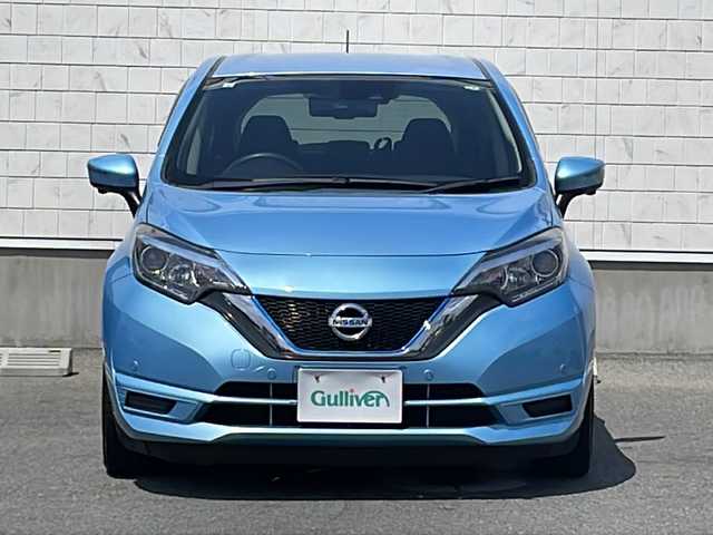 日産 ノート e－パワー X 山形県 2018(平30)年 5.3万km ソニックブルー 禁煙車/エマージェンシーブレーキ/レーンディパーチャーウォーニング/デジタルインナーミラー/アラウンドビューモニター/横滑り防止/純正SDナビ/（AM/FM/TV/BT/CD/DVD）/フルセグTV/クリアランスソナー/ドライブレコーダー/ETC/夏タイヤ車載/スマートキー/スペアキー有/プッシュスタート