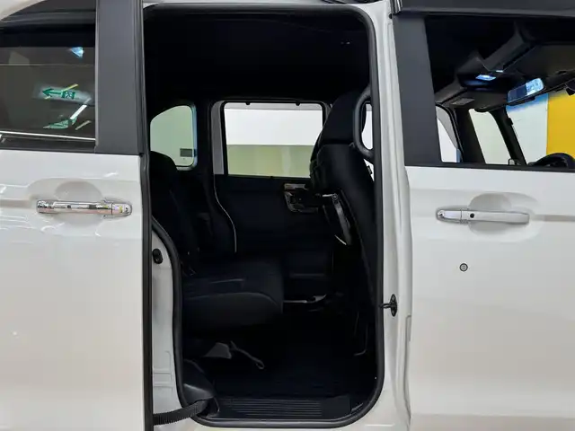 ホンダ Ｎ ＢＯＸ カスタム L 群馬県 2021(令3)年 3.1万km プラチナホワイトパール ホンダセンシング/社外SDナビ/　　CD/DVD/BT/フルセグ/MSV/USB/iPod/両側パワースライドドア/レーダークルーズコントロール/LEDオートライト/純正14インチAW/バックソナー/レーンアシスト/アイドリングストップ/横滑り防止装置/サイド・カーテンエアバッグ/スマートキー/ビルトインETC