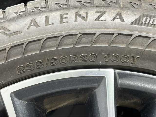 レクサス ＮＸ 350h バージョンL 広島県 2021(令3)年 1.2万km ソニッククォーツ 禁煙車/純正１４型ディスプレイオーディオ/サンルーフ/シートヒーター/エアシート/全周囲カメラ/ブラインドスポットモニター/ヘッドアップディスプレイ/３眼ＬＥＤ/Ｄミラー/ステアリングヒーター/パワーシート/レーダークルーズコントロール/電動リアゲート/パーキングアシスト/オートマチックハイビーム/衝突軽減/レーンキープ/踏み間違い防止/エアバッグ(運転席/助手席/サイド/カーテン)/純正20インチアルミホイール(235/50/R20)