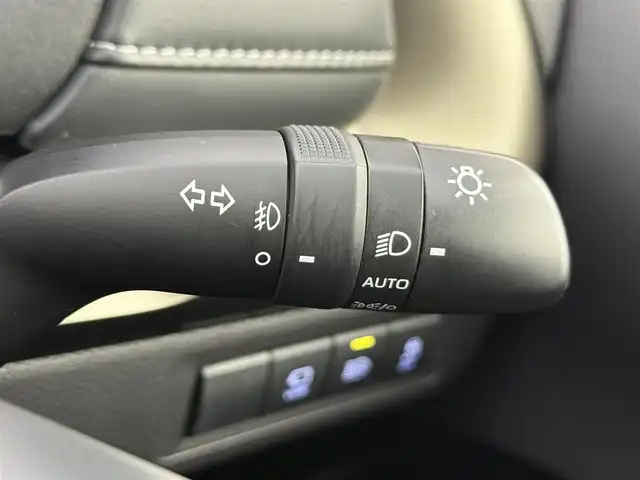 トヨタ アクア Z 愛知県 2021(令3)年 4.2万km プラチナホワイトパールマイカ トヨタセーフティセンス/　・プリクラッシュセーフティ/　・検知機能付衝突回避支援タイプ/　・レーントレーシングアシスト/　・レーダークルーズコントロール/　・オートマチックハイビーム/　・ロードサインアシスト/純正10.5インチナビ/　（Bluetooth/AM/FM/Apple CarPlay/Android Aute/USB）/全方位カメラ/ヘッドアップディスプレイ/アドバンスパーク/コーナーセンサー/レーンキープアシスト/オートライト/LEDヘッドライト/LEDフォグランプ/ドライブレコーダー/AC100V/ETC/純正AW/社外フロアマット/プッシュスタート/スマートキー/スペアキー