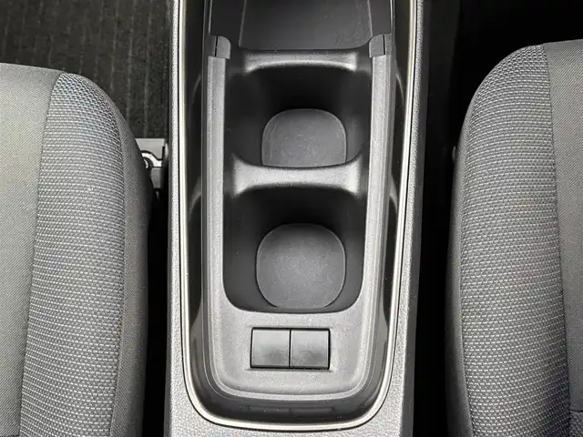 トヨタ アクア Z 愛知県 2021(令3)年 4.2万km プラチナホワイトパールマイカ トヨタセーフティセンス/　・プリクラッシュセーフティ/　・検知機能付衝突回避支援タイプ/　・レーントレーシングアシスト/　・レーダークルーズコントロール/　・オートマチックハイビーム/　・ロードサインアシスト/純正10.5インチナビ/　（Bluetooth/AM/FM/Apple CarPlay/Android Aute/USB）/全方位カメラ/ヘッドアップディスプレイ/アドバンスパーク/コーナーセンサー/レーンキープアシスト/オートライト/LEDヘッドライト/LEDフォグランプ/ドライブレコーダー/AC100V/ETC/純正AW/社外フロアマット/プッシュスタート/スマートキー/スペアキー