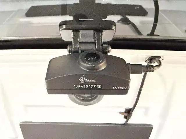 トヨタ アクア Z 兵庫県 2021(令3)年 4.2万km プラチナホワイトパールマイカ 純正10.5インチナビ/　（Bluetooth/AM/FM/Apple CarPlay/Android Aute/USB）/トヨタセーフティセンス/　・プリクラッシュセーフティ/　・検知機能付衝突回避支援タイプ/　・レーントレーシングアシスト/　・レーダークルーズコントロール/　・オートマチックハイビーム/　・ロードサインアシスト/全方位カメラ/ヘッドアップディスプレイ/アドバンスパーク/コーナーセンサー/レーンキープアシスト/オートライト/LEDヘッドライト/LEDフォグランプ/ドライブレコーダー/AC100V/ETC/純正AW/社外フロアマット/プッシュスタート/スマートキー/スペアキー