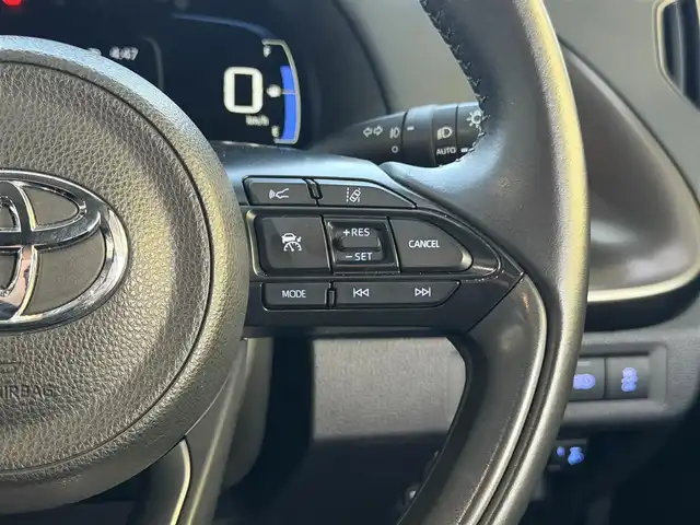 トヨタ アクア Z 兵庫県 2021(令3)年 4.2万km プラチナホワイトパールマイカ 純正10.5インチナビ/　（Bluetooth/AM/FM/Apple CarPlay/Android Aute/USB）/トヨタセーフティセンス/　・プリクラッシュセーフティ/　・検知機能付衝突回避支援タイプ/　・レーントレーシングアシスト/　・レーダークルーズコントロール/　・オートマチックハイビーム/　・ロードサインアシスト/全方位カメラ/ヘッドアップディスプレイ/アドバンスパーク/コーナーセンサー/レーンキープアシスト/オートライト/LEDヘッドライト/LEDフォグランプ/ドライブレコーダー/AC100V/ETC/純正AW/社外フロアマット/プッシュスタート/スマートキー/スペアキー