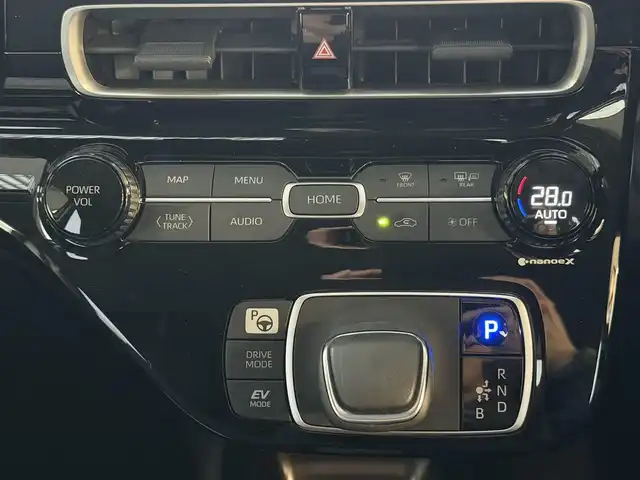 トヨタ アクア Z 兵庫県 2021(令3)年 4.2万km プラチナホワイトパールマイカ 純正10.5インチナビ/　（Bluetooth/AM/FM/Apple CarPlay/Android Aute/USB）/トヨタセーフティセンス/　・プリクラッシュセーフティ/　・検知機能付衝突回避支援タイプ/　・レーントレーシングアシスト/　・レーダークルーズコントロール/　・オートマチックハイビーム/　・ロードサインアシスト/全方位カメラ/ヘッドアップディスプレイ/アドバンスパーク/コーナーセンサー/レーンキープアシスト/オートライト/LEDヘッドライト/LEDフォグランプ/ドライブレコーダー/AC100V/ETC/純正AW/社外フロアマット/プッシュスタート/スマートキー/スペアキー