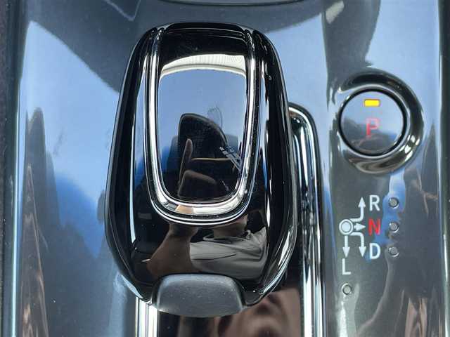 ホンダ ヴェゼル ハイブリッド RS ホンダセンシング 滋賀県 2019(令1)年 4万km ミッドナイトブルービームM 純正９型ナビ/（Ｂｌｕｅｔｏｏｔｈ　ＣＤ　ＤＶＤ　フルセグ）/衝突軽減ブレーキ/追従クルコン/レーンアシスト/コーナーセンサー/ETC/ハーフレザーシート/前席シートヒーター/電格ウィンカーミラー/自動防眩ミラー/LEDヘッドライト