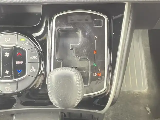 トヨタ ヴォクシー ZS 煌Ⅲ 千葉県 2021(令3)年 3.9万km ブラック セーフティセンス（衝突回避支援パッケージ）/・プリクラッシュセーフティシステム/・レーンディパーチャーアラート/・オートマチックハイビーム/・先行車発進告知機能/純正10インチメモリーナビ/・フルセグTV/・Bluetoothオーディオ接続/・CD/DVD再生機能/・バックカメラ/純正12.1型フリップダウンモニター/両側パワースライドドア/スマートキー/LEDヘッドライト/前後コーナーセンサー/クルーズコントロール/ハーフレザーシート/ビルトインETC/