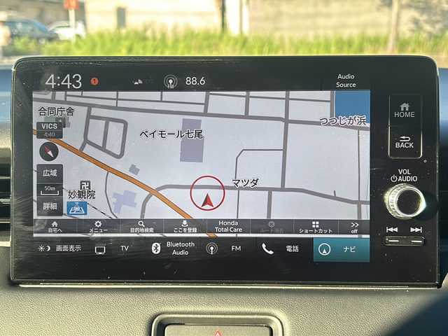ホンダ ヴェゼル ハイブリッド e:HEV Z 石川県 2025(令7)年 0.4万km プラチナホワイトパール ワンオーナー/ホンダセンシング/・衝突軽減ブレーキ (CMBS)/・車線維持支援システム (LKAS)/・アダプティブクルーズコントロール (ACC)/・標識認識機能/・オートハイビーム/・路外逸脱抑制機能/・誤発進抑制機能・後方誤発進抑制機能/・先行車発進お知らせ機能/ブラインドスポットインフォメーション/マルチビューカメラシステム/ヒルディセントコントロール/純正メーカーオプションナビ/【Bluetooth・USB・フルセグTV】/置くだけ充電/前後ドライブレコーダー/ビルトインETC2.0/ステアリングリモコン/・ステアリングヒーター/・パドルシフト/パワーバックドア/ソナーセンサー/ハーフレザーシート/・前席シートヒーター/オートライト/・LEDヘッドライト/・フォグランプ/電動格納ミラー/・ウィンカーミラー/プッシュスタート/・スペアキー/取扱説明書/保証書