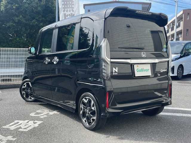 ホンダ Ｎ ＢＯＸ 埼玉県 2020(令2)年 4.2万km クリスタルブラックパール Honda SENSING/　●CMBS（衝突軽減ブレーキ）/　●誤発進抑制機能/　●歩行者事故低減ステアリング/　●先行車発進お知らせ機能/　●標識認識機能/　●路外逸脱抑制機能/　●ACC （アダプティブ・クルーズ・コントロール）/　●LKAS（車線維持支援システム）/　●後方誤発進抑制機能/　●オートハイビーム/純正8インチSDナビ/　DTV/CD/DVD/SD/SD REC/BT/HDMI/両側パワースライド/運転席・助手席シートヒーター/コーナーセンサー/バックカメラ/純正ドライブレコーダー/ビルトインETC/パドルシフト/アイドリングストップ/プラズマクラスター技術搭載フルオート・エアコンディショナー/スマートキー/プッシュスタート