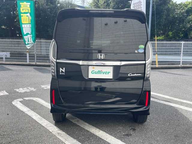 ホンダ Ｎ ＢＯＸ 埼玉県 2020(令2)年 4.2万km クリスタルブラックパール Honda SENSING/　●CMBS（衝突軽減ブレーキ）/　●誤発進抑制機能/　●歩行者事故低減ステアリング/　●先行車発進お知らせ機能/　●標識認識機能/　●路外逸脱抑制機能/　●ACC （アダプティブ・クルーズ・コントロール）/　●LKAS（車線維持支援システム）/　●後方誤発進抑制機能/　●オートハイビーム/純正8インチSDナビ/　DTV/CD/DVD/SD/SD REC/BT/HDMI/両側パワースライド/運転席・助手席シートヒーター/コーナーセンサー/バックカメラ/純正ドライブレコーダー/ビルトインETC/パドルシフト/アイドリングストップ/プラズマクラスター技術搭載フルオート・エアコンディショナー/スマートキー/プッシュスタート
