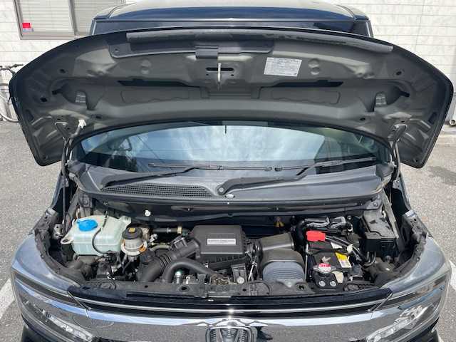 ホンダ Ｎ ＢＯＸ 埼玉県 2020(令2)年 4.2万km クリスタルブラックパール Honda SENSING/　●CMBS（衝突軽減ブレーキ）/　●誤発進抑制機能/　●歩行者事故低減ステアリング/　●先行車発進お知らせ機能/　●標識認識機能/　●路外逸脱抑制機能/　●ACC （アダプティブ・クルーズ・コントロール）/　●LKAS（車線維持支援システム）/　●後方誤発進抑制機能/　●オートハイビーム/純正8インチSDナビ/　DTV/CD/DVD/SD/SD REC/BT/HDMI/両側パワースライド/運転席・助手席シートヒーター/コーナーセンサー/バックカメラ/純正ドライブレコーダー/ビルトインETC/パドルシフト/アイドリングストップ/プラズマクラスター技術搭載フルオート・エアコンディショナー/スマートキー/プッシュスタート