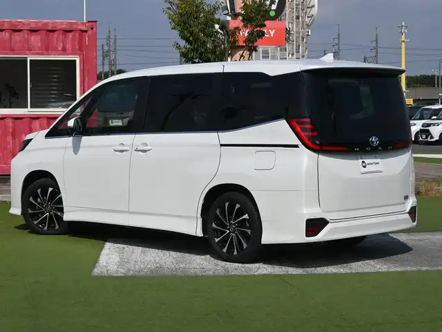 トヨタ ノア ハイブリッド S－Z 千葉県 2025(令7)年 0.1千km ホワイトパールクリスタルシャイン Toyota Safety Sense/・プリクラッシュセーフティ/・レーンディパーチャーアラート/・オートハイビーム/・レーダークルーズコントロール/両側パワースライドドア/ハーフレザーシート/前席シートヒーター/後席オットマン/10.5インチ純正コネクティッドナビ/地デジTV/【DVD/CD再生機能　Bluetooth接続】/バックカメラ/革巻きステアリング/ステアリングスイッチ/ETC（2.0）/LEDヘッドライト/フォグライト/ウインカーミラー/クリアランスソナー/純正17インチアルミホイル/サイド/カーテンエアバッグ/スマートキー