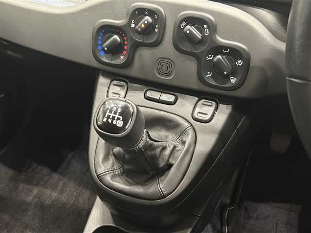 フィアット パンダ 4×4 新潟県 2018(平30)年 5.9万km デメターグリーン 4WD/スペアキー/社外SDナビ/バックカメラ/ドラレコ/フルセグ/AM/FM/Bluetooth/ETC/ルーフレール
