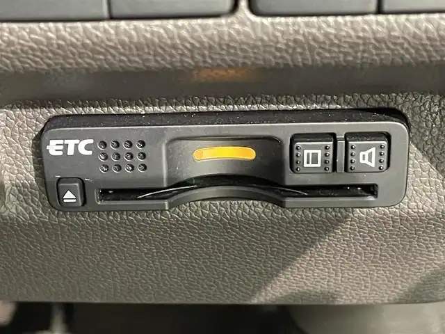 ホンダ フリード G 愛知県 2019(令1)年 4.1万km フォレストグリーンパール 純正９インチナビ/（Bluetooth/フルセグTV/ワンセグTV/SD/CD/DVD/RADIO） /車椅子収納装置/サイドリフトアップシート/運転補助装置/両側電動スライドドア　/C-パッケージ/コンフォートビューパッケージ/ホンダセンシング/レーダークルーズコントロール　/ETC　/LEDヘッドライト　/バックカメラ　/純正ドライブレコーダー　/コーナーセンサー　　/プッシュスタート/左後席パワーシート/スマートキー/ミュージックサーバー/純正フロアマット/オートライト