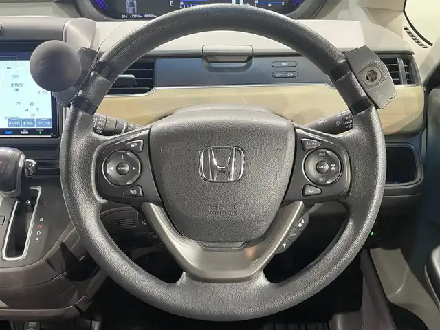 ホンダ フリード G 愛知県 2019(令1)年 4.1万km フォレストグリーンパール 純正９インチナビ/（Bluetooth/フルセグTV/ワンセグTV/SD/CD/DVD/RADIO） /車椅子収納装置/サイドリフトアップシート/運転補助装置/両側電動スライドドア　/C-パッケージ/コンフォートビューパッケージ/ホンダセンシング/レーダークルーズコントロール　/ETC　/LEDヘッドライト　/バックカメラ　/純正ドライブレコーダー　/コーナーセンサー　　/プッシュスタート/左後席パワーシート/スマートキー/ミュージックサーバー/純正フロアマット/オートライト