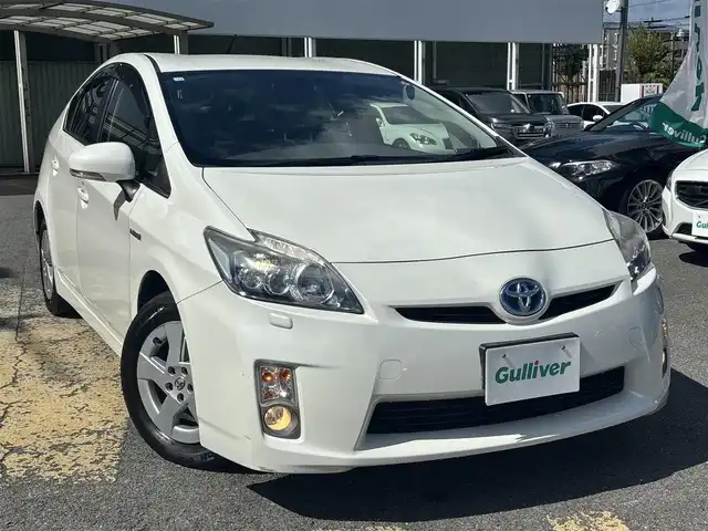 トヨタ プリウス S　LEDエディション 京都府 2010(平22)年 8万km ホワイトパールクリスタルシャイン 純正HDDナビ/・フルセグTV/・CD/DVD再生/・MSV/・バックカメラ/Bin ETC/レザーステアリング/・ステアリモコン/LEDヘッドライト/・フォグランプ/プッシュスタート/スマートキー2個/トノカバー/純正フロアマット/純正ドアバイザー/車両保証書/車両取説