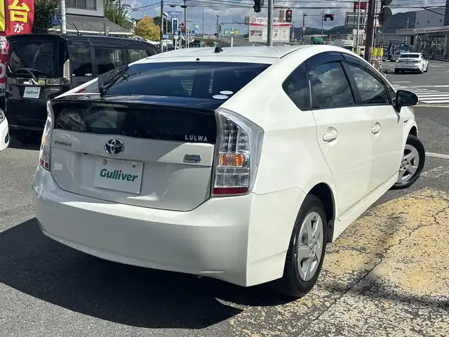 トヨタ プリウス S　LEDエディション 京都府 2010(平22)年 8万km ホワイトパールクリスタルシャイン 純正HDDナビ/・フルセグTV/・CD/DVD再生/・MSV/・バックカメラ/Bin ETC/レザーステアリング/・ステアリモコン/LEDヘッドライト/・フォグランプ/プッシュスタート/スマートキー2個/トノカバー/純正フロアマット/純正ドアバイザー/車両保証書/車両取説