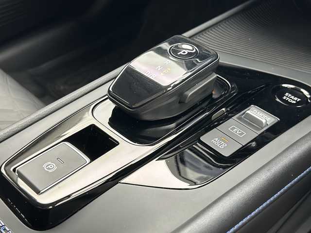 日産 ノート オーテック クロスオーバーFOUR 宮城県 2022(令4)年 2.1万km オーロラフレアブルーパール 4WD/パイオニアメモリナビ/(AM/FM/CD/DVD/SD/TV/BT/iPod/USB/AUX/HDMI)/全方位カメラ/ETC/インテリジェントルームミラー/エマージェンシーブレーキ/車線逸脱警報/シートヒーター/ステアリングヒーター/プッシュスタート/スマートキー/オートライト/LEDヘッドライト/フォグランプ/純正フロアマット/社外16インチアルミホイール/純正AW/スタッドレスタイヤセット車載