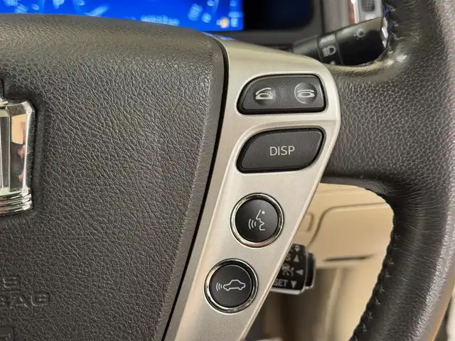 トヨタ クラウン ハイブリッド Gパッケージ 群馬県 2011(平23)年 4.7万km ホワイトパールクリスタルシャイン 安全装備/・オートライト/・クルーズコントロール/・横滑り防止/・SOSコール/メーカー純正ナビ/・AM/FM/フルセグTV/・CD/DVD/MSV/AUX/バックカメラ/シートメモリー/パワーシート/前席シートヒーター/前席エアシート/HIDヘッドライト/フォグランプ/純正ドアバイザー/純正フロアマット/ETC/スマートキー/プッシュスタート