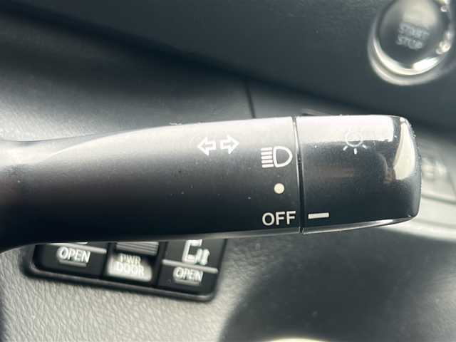 トヨタ シエンタ G 山形県 2016(平28)年 12.6万km ブラックマイカ 禁煙車/トヨタセーフティーセンス/レーンキープアシスト/横滑り防止装置/両側パワースライドドア/純正ナビ/（Bluetooth/CD/DVD/フルセグ)/フリップダウンモニター/バックカメラ/ステアリングスイッチ/ビルトインＥＴＣ/社外ＡＷ/純正フロアマット/電動格納ウィンカーミラー/スマートキー×2/エンジンスターター/ドアバイザー/取扱説明書/保証書